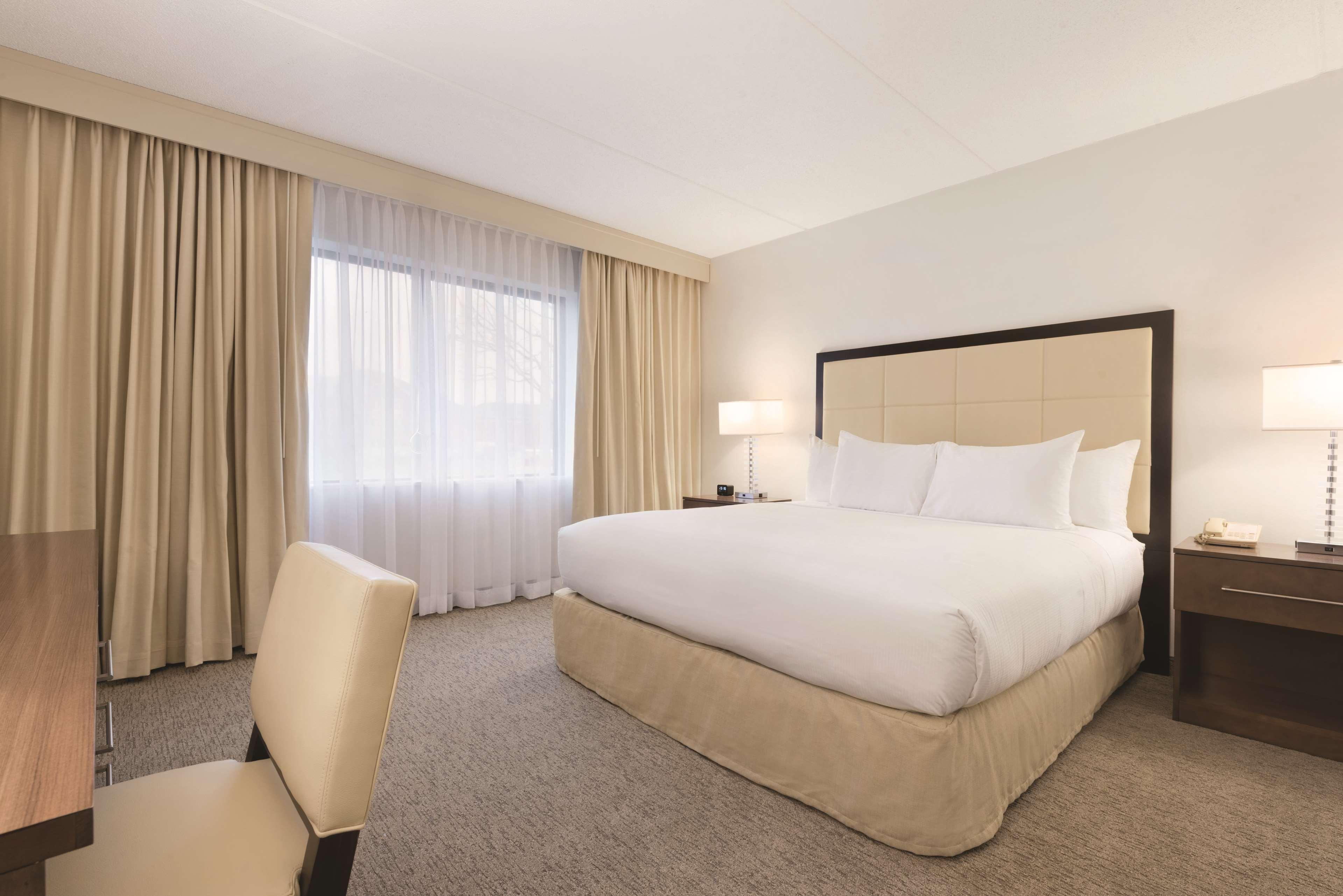เอมบาสซี สวีท บาย ฮิลตัน มิลโวคี บรูคฟิลด์ Hotel ภายนอก รูปภาพ
